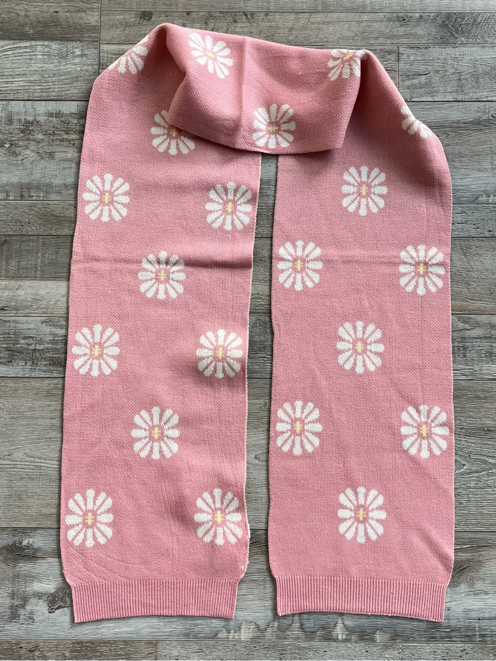 NWT Franseca’s Franki Daisy Scarf